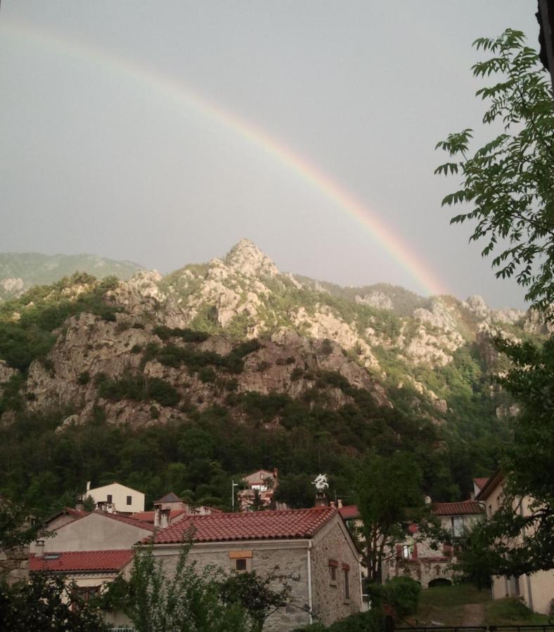 Les Chalets Quazemi A Casteil Bagian luar foto