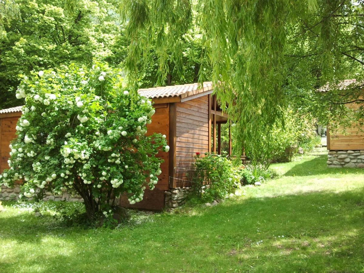 Les Chalets Quazemi A Casteil Bagian luar foto